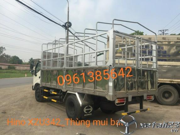 Gía xe tải Hino XZU342L 5 tấn thùng mui bạt