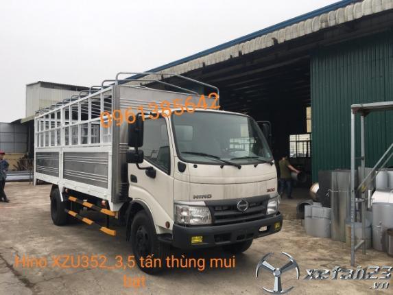 Xe nhập khẩu từ Indonesia XZU352L 3,5 tấn thùng mui bạt