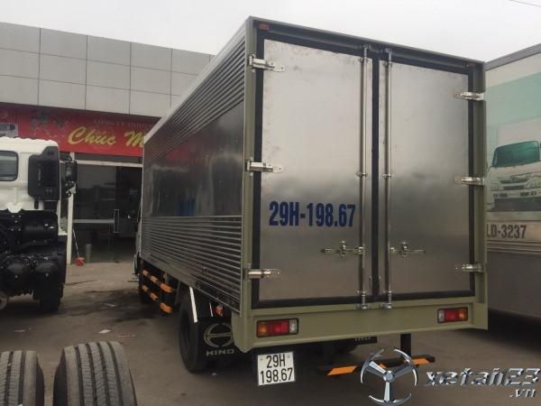 Gía xe tải Hino XZU720 mới 100%  thùng kín 5,2m (19 khối)