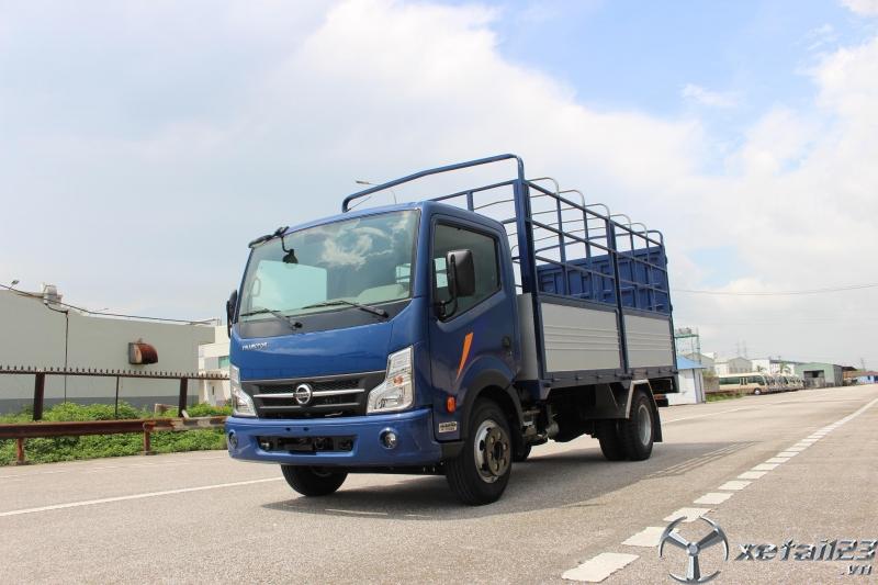 Xe tải nissan 1.9 tấn thùng bạt 4m3 nhập khẩu