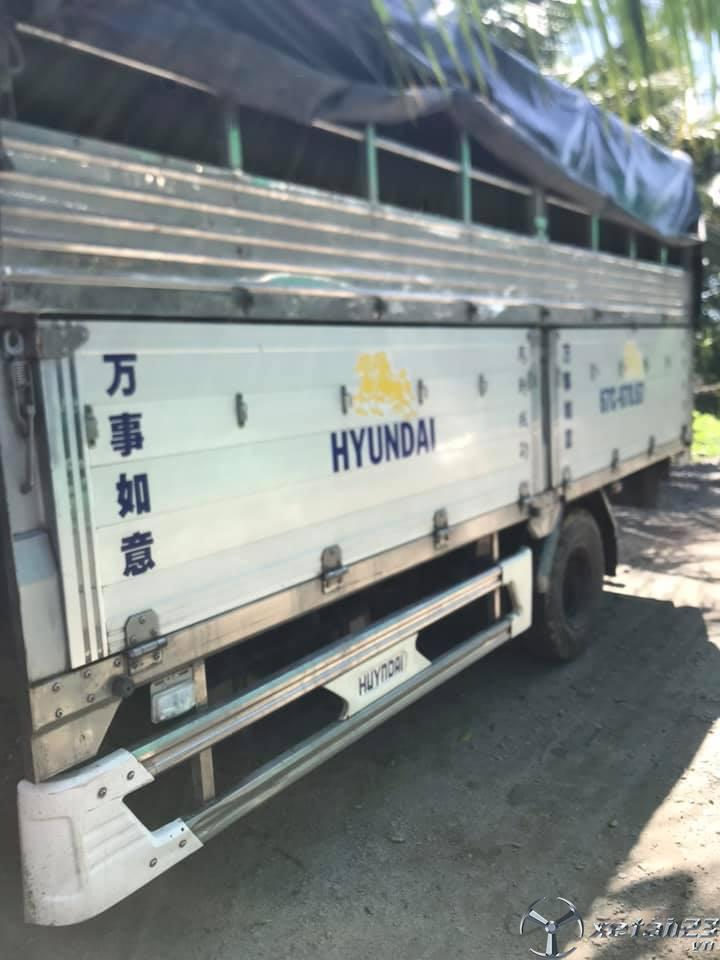 Cần bán xe Hyundai Mighty HD700 đời 2016 thùng mui bạt với giá 595 triệu