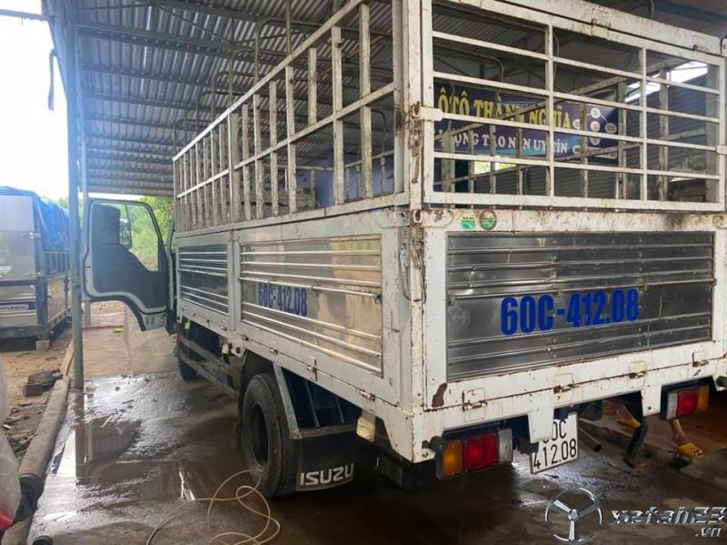 Bán xe Isuzu 2,2 tấn đời 2017 thùng mui bạt
