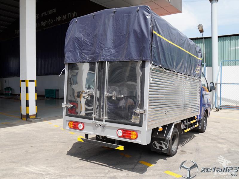 Xe tải Hyundai New Porter H150 1.5 tấn thùng bạt
