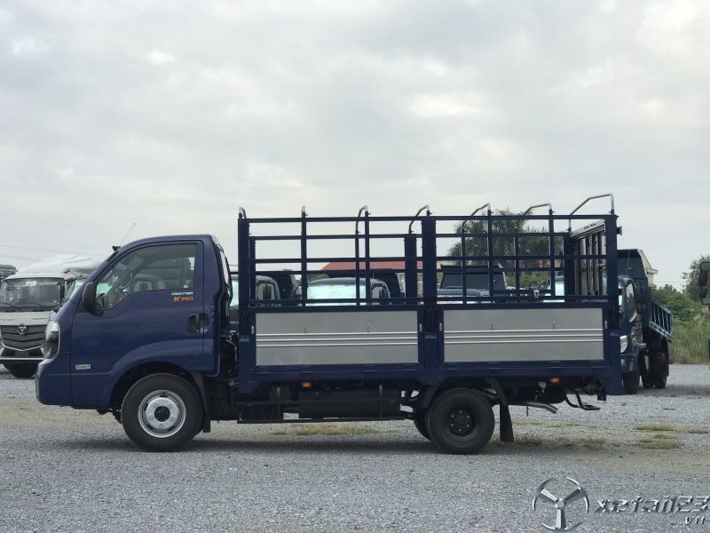 Giá bán mua xe tải kia K250 mui bạt 2,4 tấn