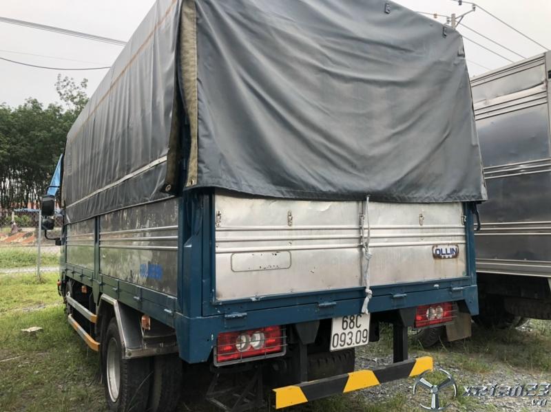Xả lỗ Thaco Ollin đời 2018 thùng bạt tải 3.5 tấn màu xanh