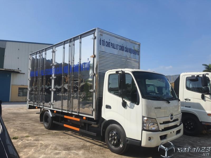 Xe tải Hino 3.5 tấn XZU720 thùng cấu kiện điện tử 5.2m