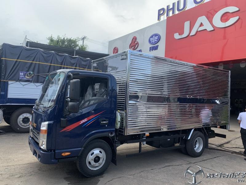 xe tải JAC N200S thùng bạt 2T đời 2022