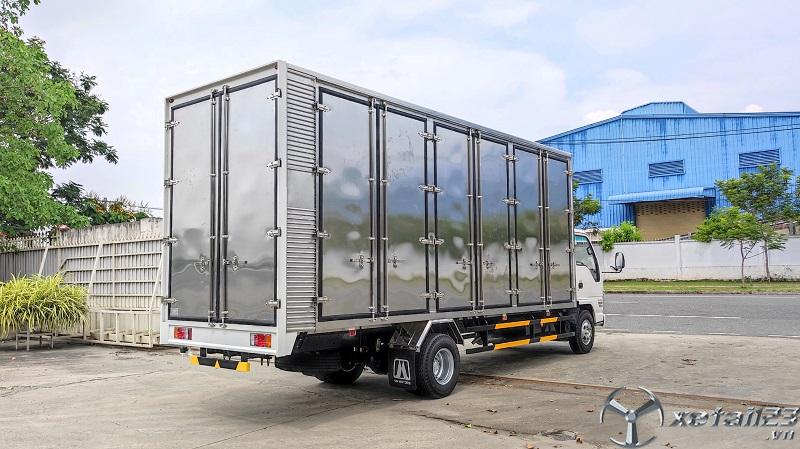 Bán xe tải trả góp NK550L4 tải 2.35 tấn chở pallet