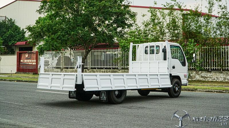 Cần bán xe tải isuzu thùng lửng 2.4 tấn NK490l4