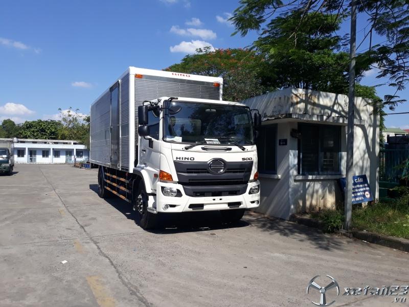 Xe tải Hino FG thùng kín 8m9 - 0974.856.439