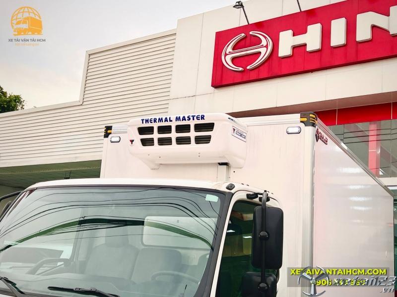 Xe tải Hino 3 tấn 5 thùng đông lạnh Trần Auto