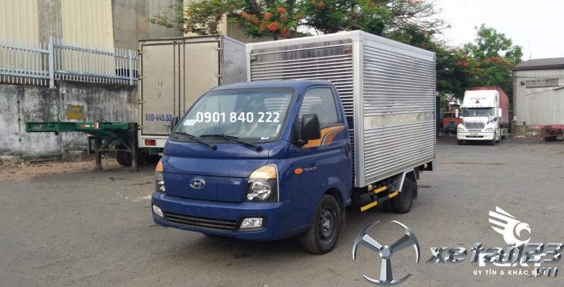 Xe tải Hyundai H150 thùng kín 1T5 - xe 2019, trả góp 80%