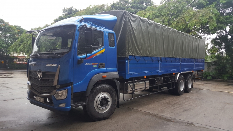 Bán xe tải 3 chân thùng mui bạt Auman C240 tải trọng 13.9 tấn giá tốt