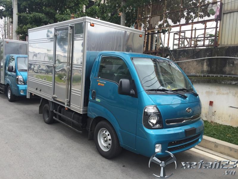 Bán xe tải Kia Thaco K250 Thùng kín tải 2.49 tấn có cửa hông giá tốt sẵn xe