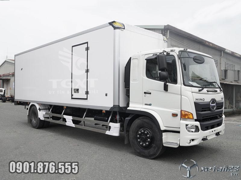 Xe tải Hino FG thùng bảo ôn dài 7m9 hỗ trợ vay cao giao nhanh