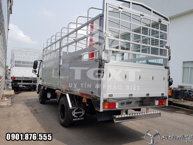 Xe tải Hino XZU650L thùng mui bạt dài 4m3 ngân hàng hỗ trợ vay cao