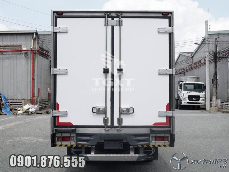 Xe tải Hino XZU730L thùng bảo ôn trả trước 20% giao ngay