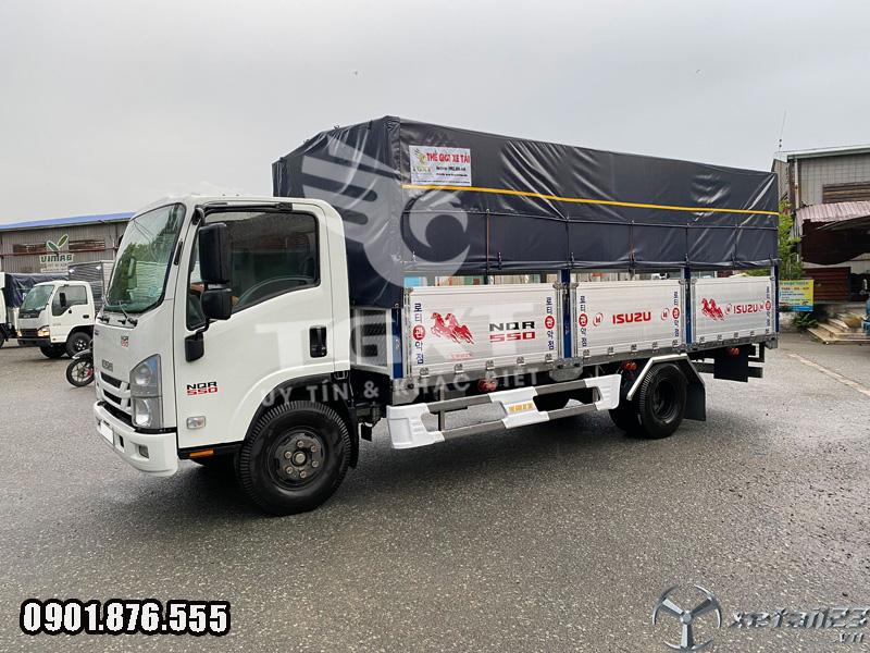 Xe tải Isuzu NQR550 5 tấn/ xe tải thùng dài 5m7/ xe có sẵn giao nhanh