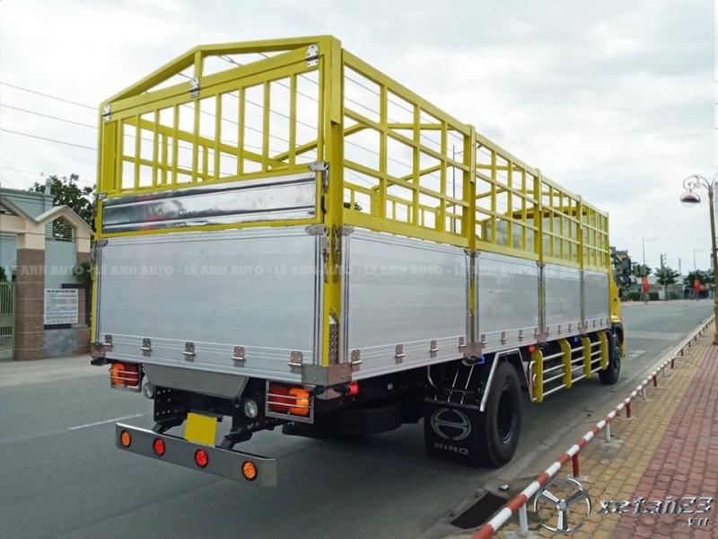 Xe tải Hino 8 tấn thùng dài 9m sản xuất 2020