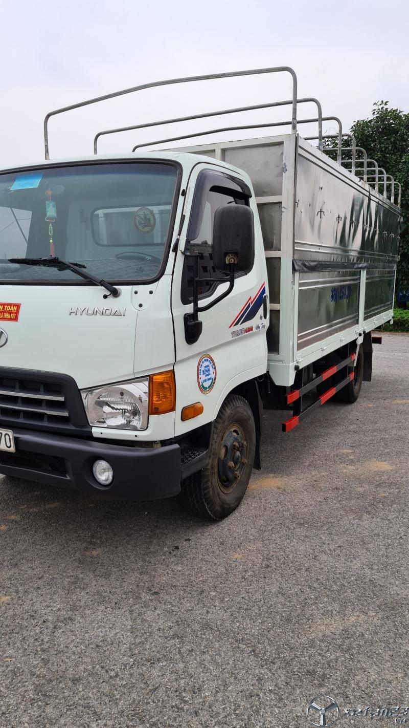 Rao bán xe Hyundai HD 345 tải 2,6 tấn chở gia súc , gia cầm đời 2015