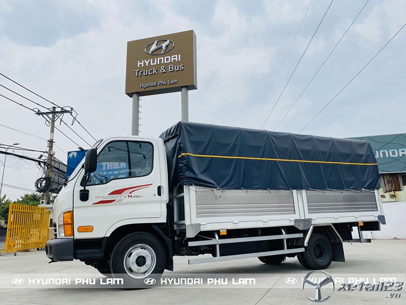 Xe tải nhẹ Hyundai Mighty N250SL tải trọng 2,4 tấn. Người bạn đồng hành đáng tin cậy