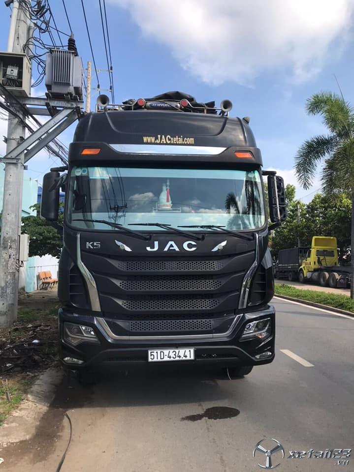 Bán JAC thùng mui bạt sản xuất năm 2017 giá 1270 triệu, sẵn xe giao ngay